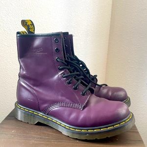 DR. MARTENS 1460 WOMEN'S SMOOTH LEATHER LACE UP BOOTS